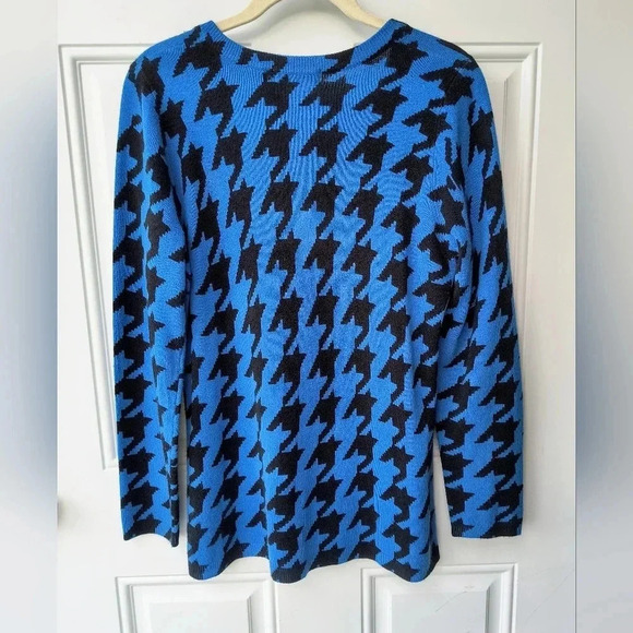 Luxe by Designers Originals Blue/Black Houndstooth V Neck Lightweight Sweater, M - Picture 2 of 6